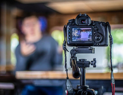 怎樣才能(néng)保證短視頻拍攝的畫面穩定流暢？